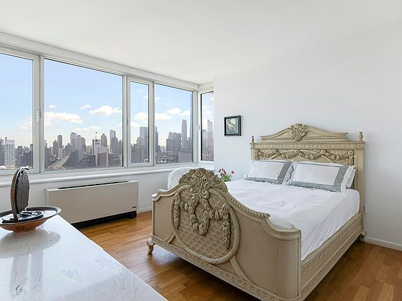 4th image of 635 W 42nd St APT 37D