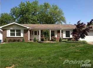 305 Meadowlark Ln, Saint Charles, MO 63301