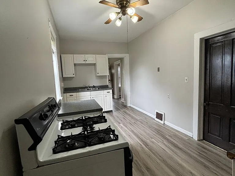 20931 N Vine Ave — Photo 5