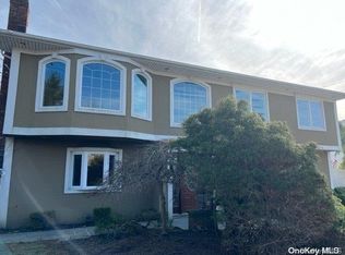 1142 Hicksville Rd, Massapequa, NY 11758