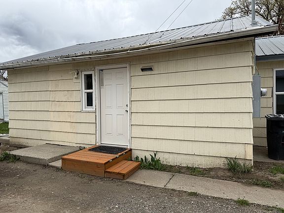 2nd image of 713 S Billings Blvd