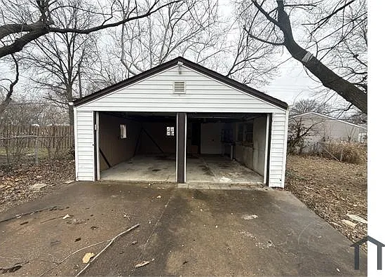 414 Superior Dr — Photo 9