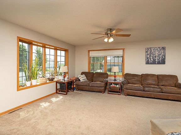 5th image of 205 10th Ave SE