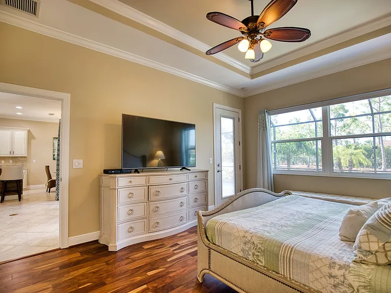 116 Pesaro Dr — Photo 32