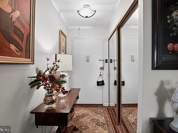 5th image of 700 7th St SW APT 526