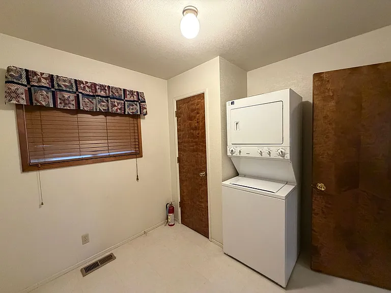 1247 Sierra Blvd — Photo 11