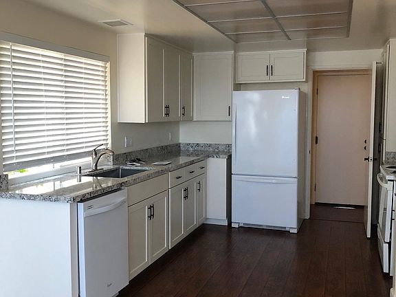 2nd image of 2075 Fairmont Dr