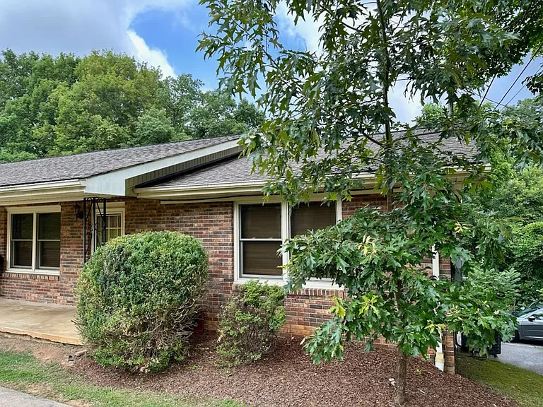 1500 Narrow Ln — Photo 11