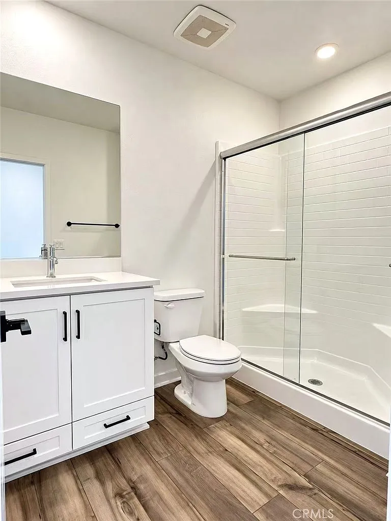4 bed, 1729 sqft, $4,200 — Photo 4