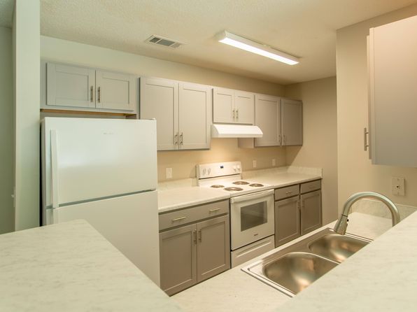 695 Foxchase Dr #F39F04454