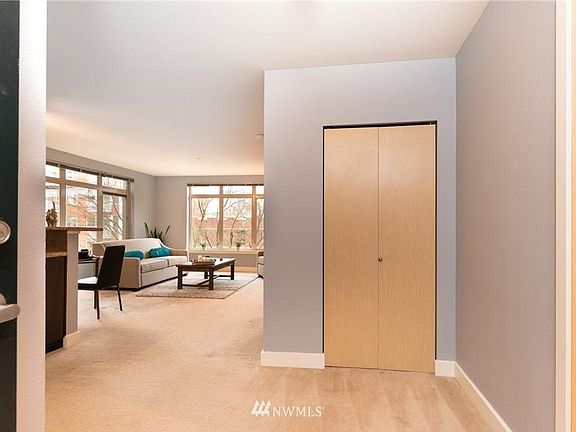 2nd image of 1620 Belmont Ave Unit 321