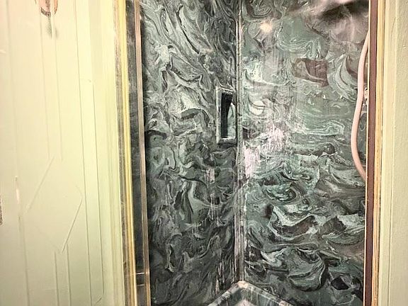 5th image of 300 Humphrey St