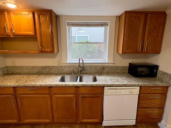 4th image of 521 T St #D