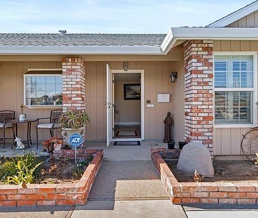 2nd image of 597 Hacienda Ave