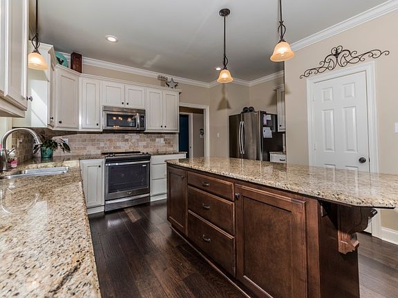 5th image of 116 S Montauban Dr