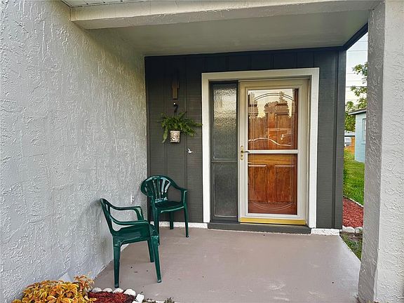 2nd image of 3217 Royal St