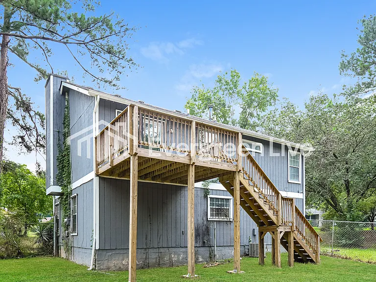 668 Alex Way SW — Photo 10