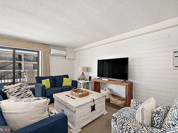 4th image of 13607 Wight St Unit 203