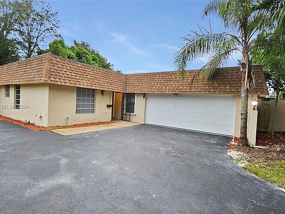 2nd image of 18825 Oakland Hills Dr #18825