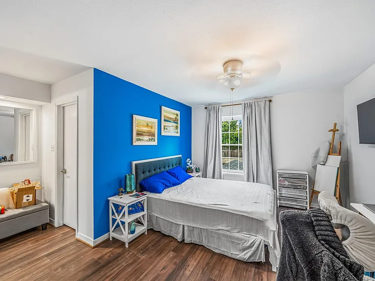 359 N Post Oak Ln #219 — Photo 15