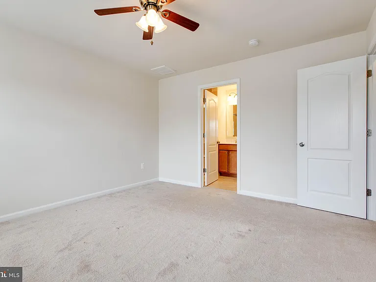 1022 Linden Dr — Photo 25