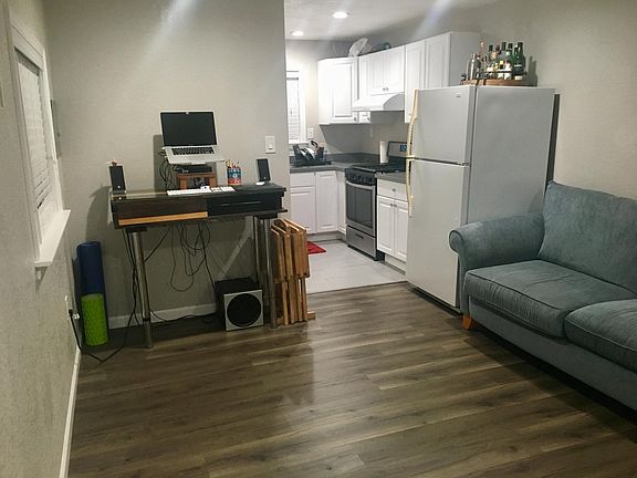 3rd image of 14361 Buckner Dr #B