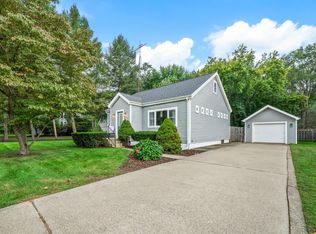 4604 Cleveland Ave, Stevensville, MI 49127
