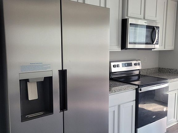 5th image of 4341 Newland St