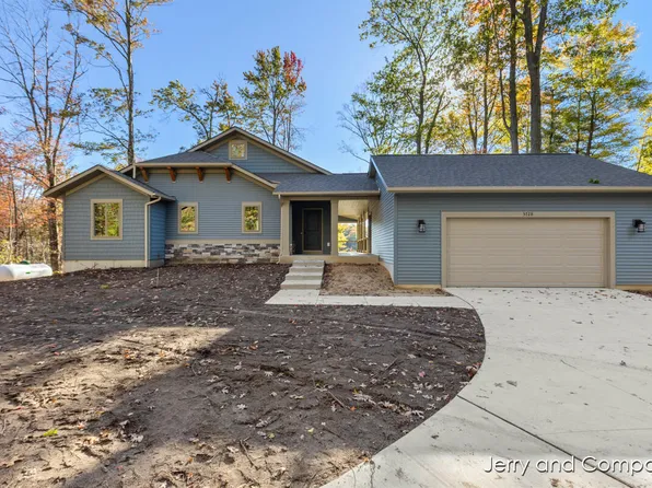 3728 Schermerhorn Lake Dr, Allegan, MI 49010