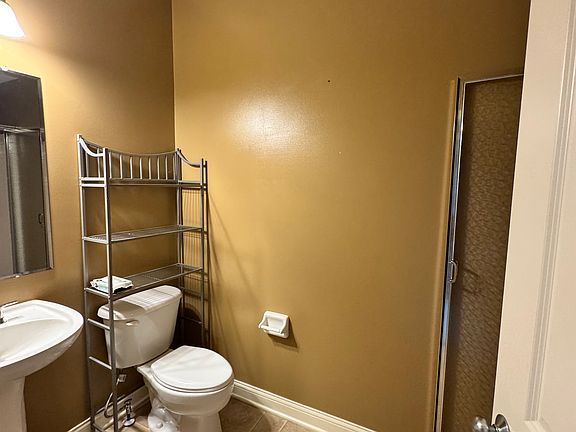 5th image of 411 Eshlure Ct