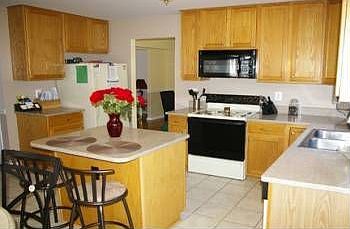 5th image of 10 Lakeside Dr