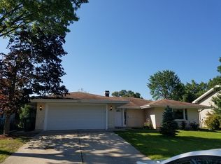 1325 Nottingham Ln, Hoffman Estates, IL 60169