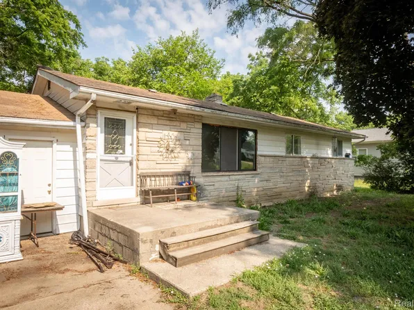 2334 S Term St, Burton, MI 48519