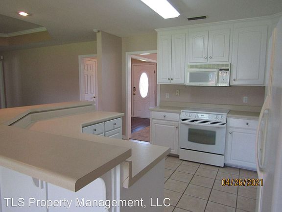 2nd image of 211 Windsor Garden Dr #1