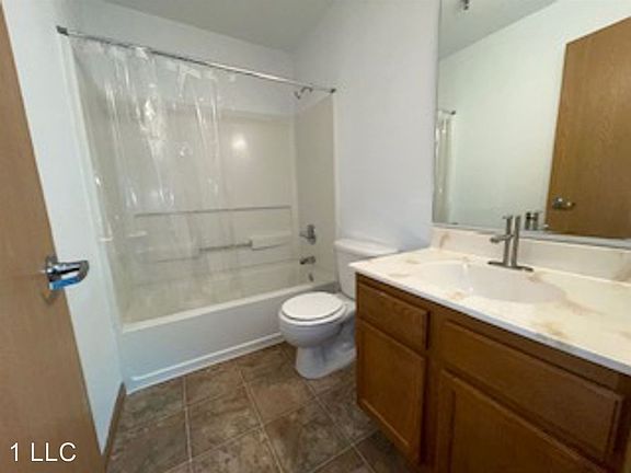 5th image of 730 E 2nd St #204