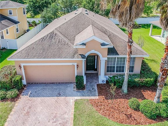 2nd image of 1017 Meadow Glade Dr