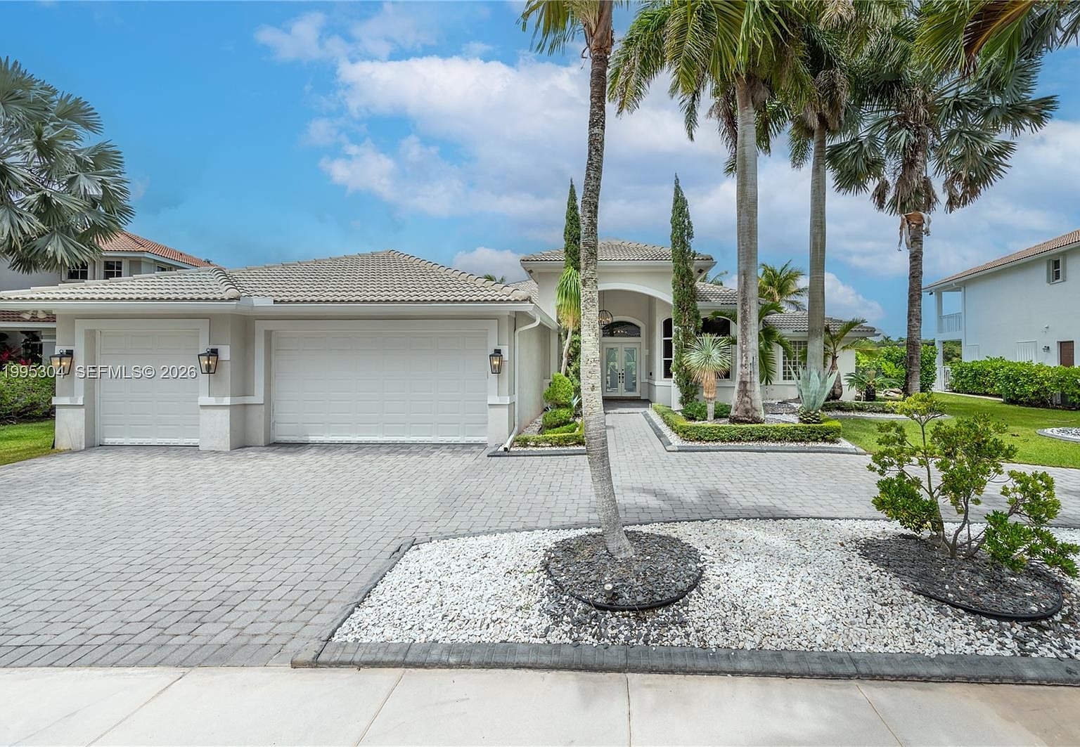 1396 Victoria Isle Dr