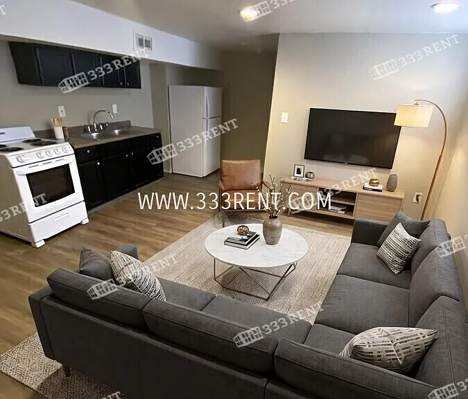 532 Gladstone Blvd #15 — Photo 2