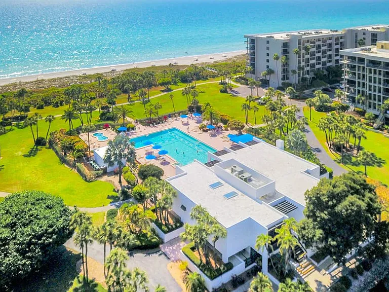 1109 Gulf Of Mexico Dr #ID1591491P — Photo 25