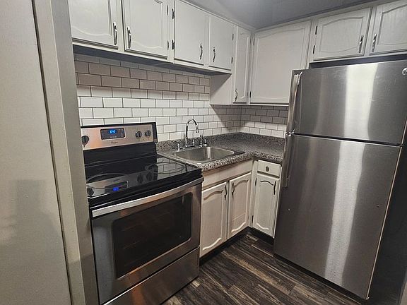 5th image of 1819 Pershing Ave #7