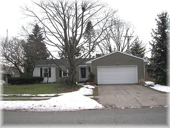 2nd image of 2801 Belaire Dr