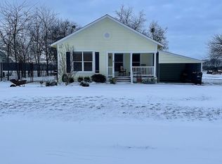 707 E Saunders St, Trenton, TX 75490