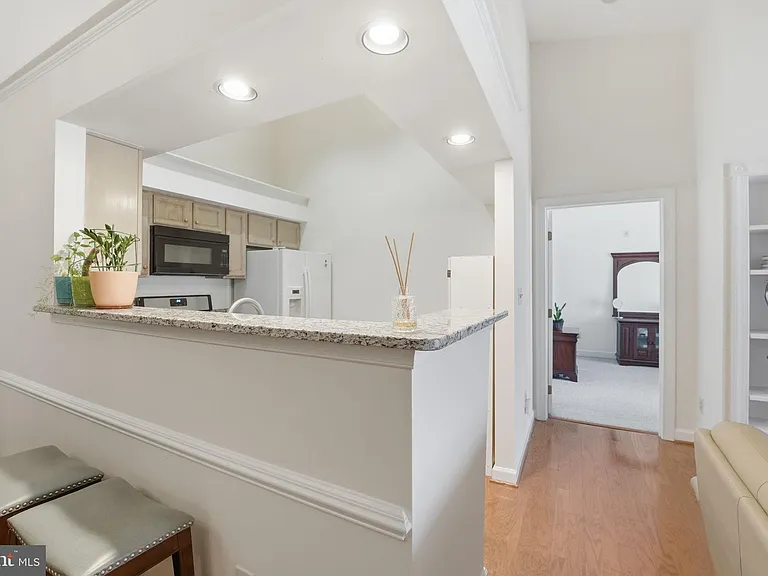 9224 Cardinal Forest Ln #J — Photo 6