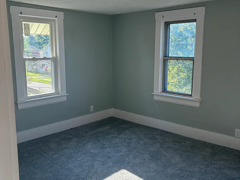 1086 Joy Ave — Photo 21