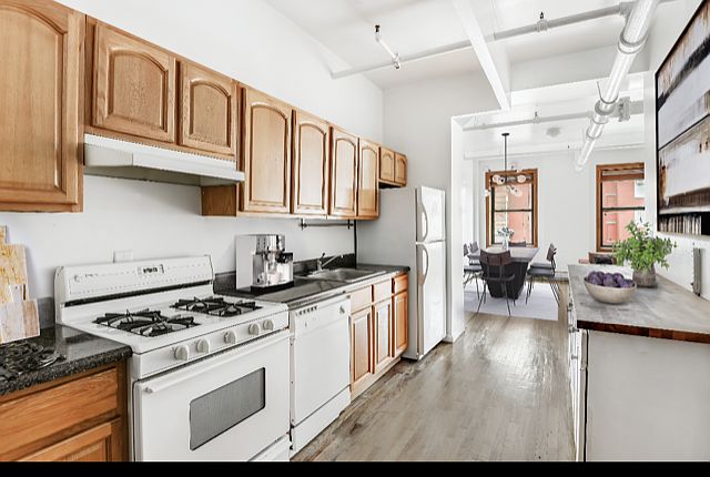 2nd image of 692 Metropolitan Ave #303