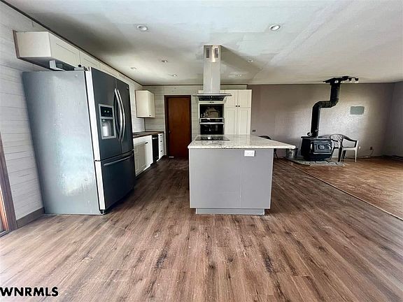 2nd image of 220 Kimball Ave