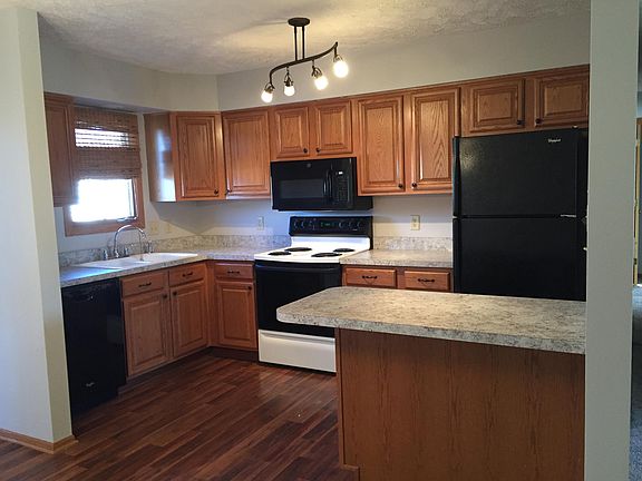 3rd image of 8020 Grand Oaks Dr