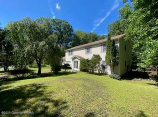 2114 Hemlock Ct, Tannersville, PA 18372