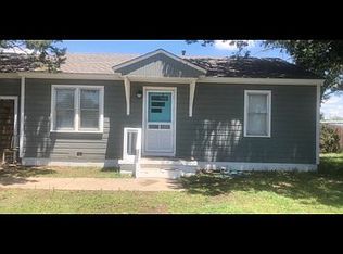 708 Oak Ave, Panhandle, TX 79068