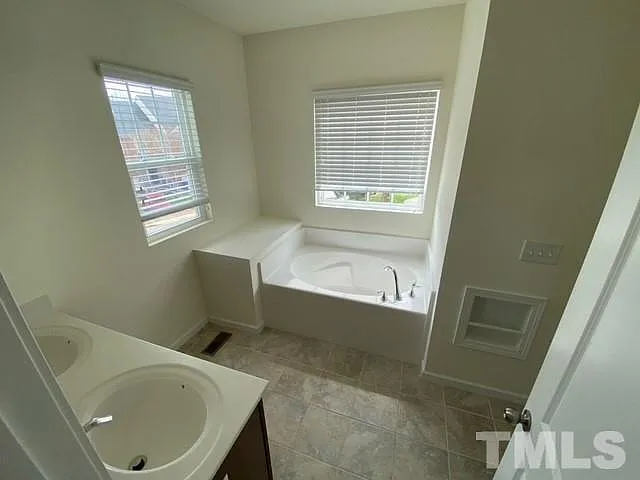 861 Saratoga — Photo 12